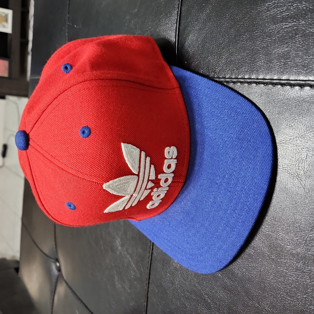 Adidas snapback hat